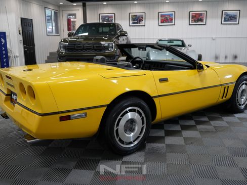 Used 1986 Chevrolet Corvette Convertible image 9