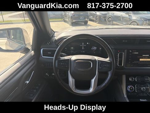 Used 2022 GMC Yukon XL Denali w/ Denali Premium Package AWD/4WD image 13