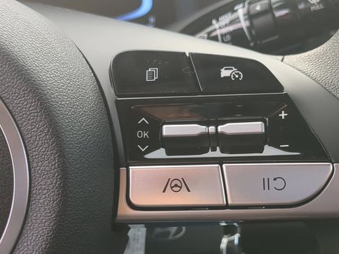 New 2025 Hyundai Elantra SE image 24