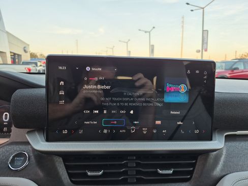 New 2025 Ford Explorer Platinum w/ Ultimate Package image 34