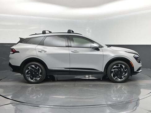 Certified 2025 Kia Sportage SX AWD/4WD image 2