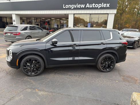 Used 2024 Mitsubishi Outlander SE Black Edition image 2