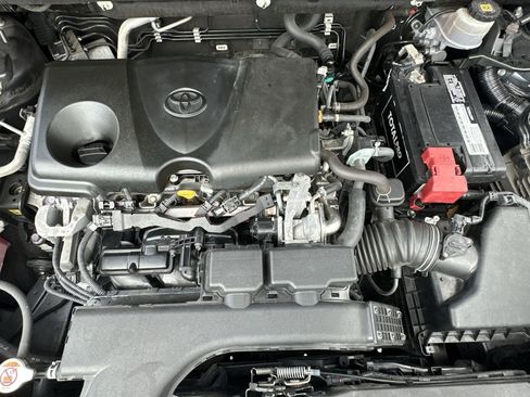 Used 2020 Toyota RAV4 XLE Premium image 18