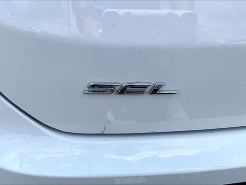 Used 2023 Ford Edge SEL w/ Convenience Package AWD/4WD image 8