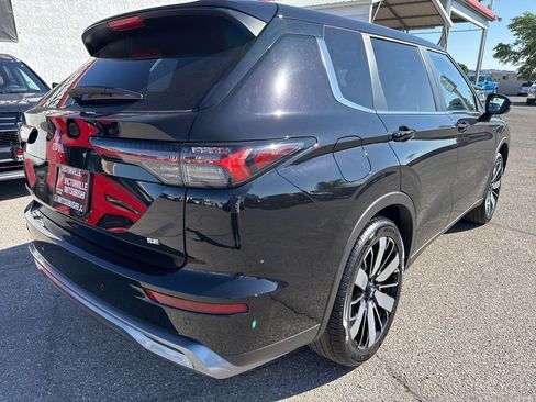 New 2025 Mitsubishi Outlander SE image 8