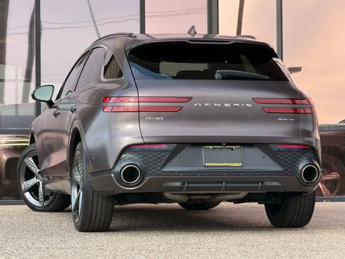 Used 2022 Genesis GV70 3.5T Sport w/ Sport Prestige Package image 9