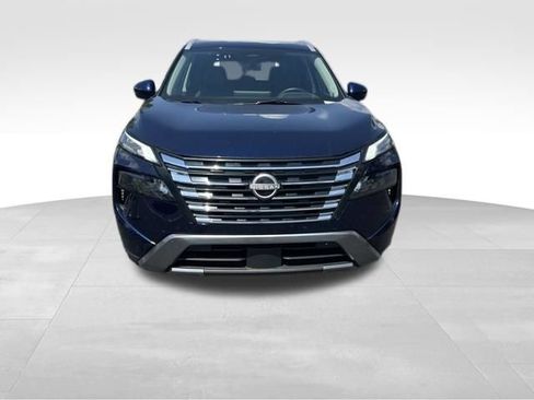 Used 2026 Nissan Rogue SL FWD image 2