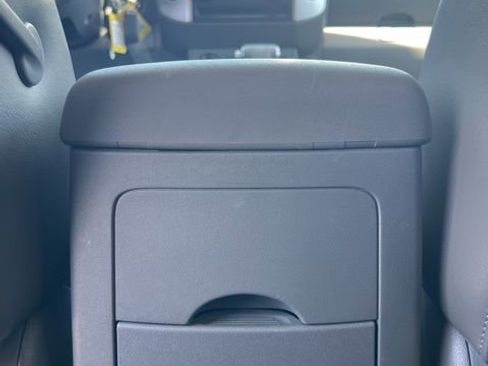 Used 2011 Nissan Frontier SL w/ Moonroof Pkg AWD/4WD image 23