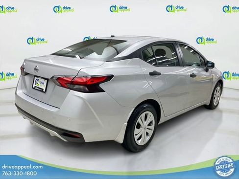 Used 2022 Nissan Versa S image 5