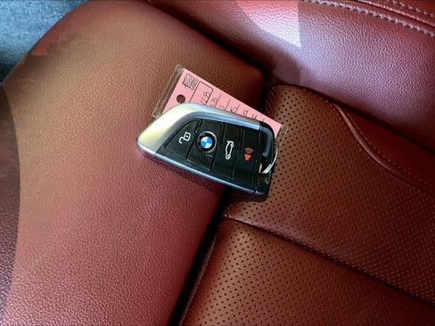 Used 2023 BMW 330i Sedan w/ Premium Package image 14