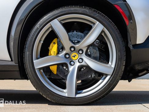 Used 2024 Ferrari Purosangue image 9