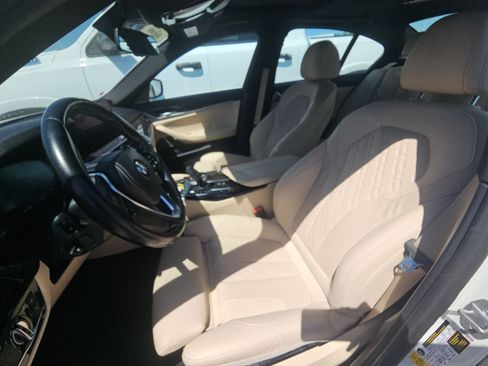 Used 2021 BMW 530i RWD image 5