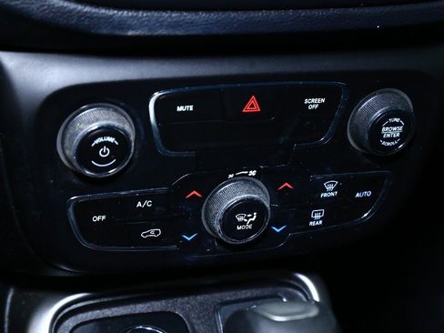 Used 2019 Jeep Compass Latitude w/ Popular Equipment Group image 25