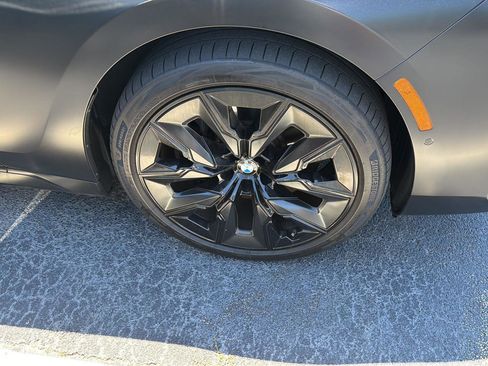 Certified 2023 BMW 740i RWD image 7