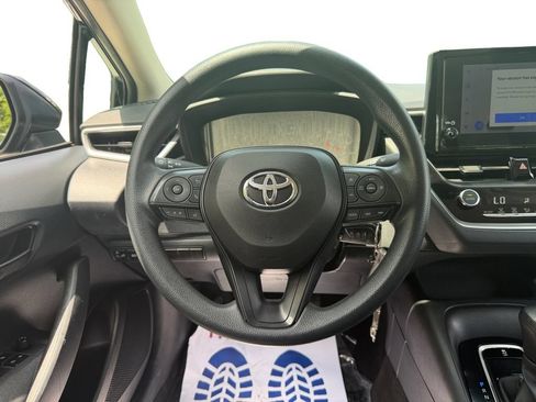 Used 2024 Toyota Corolla LE FWD image 12