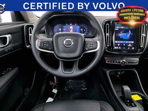 Certified 2025 Volvo XC40 B5 Core AWD/4WD image 8