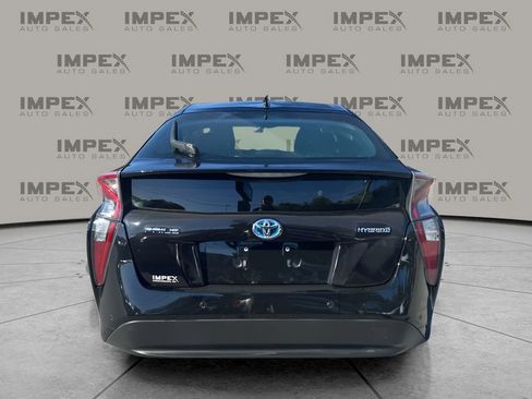 Used 2018 Toyota Prius Three image 4