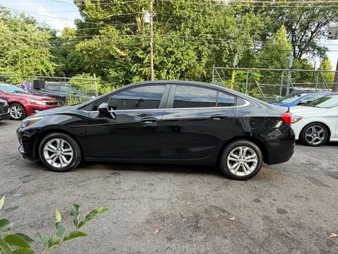 Used 2019 Chevrolet Cruze LT FWD image 7