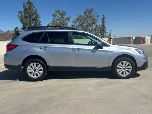 Used 2015 Subaru Outback 2.5i Premium AWD/4WD image 5