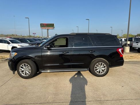 Used 2021 Ford Expedition XLT RWD image 3