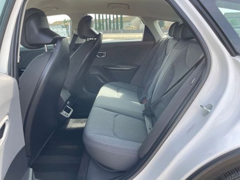 Used 2025 Kia K4 LXS image 25