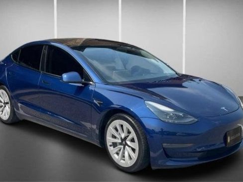 Used 2022 Tesla Model 3 Long Range AWD/4WD image 2