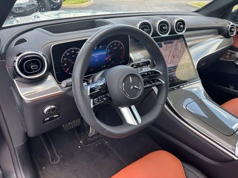Used 2024 Mercedes-Benz GLC 300 4MATIC image 17