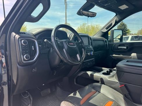 Used 2020 GMC Sierra 2500 AT4 w/ AT4 Premium Package AWD/4WD image 11