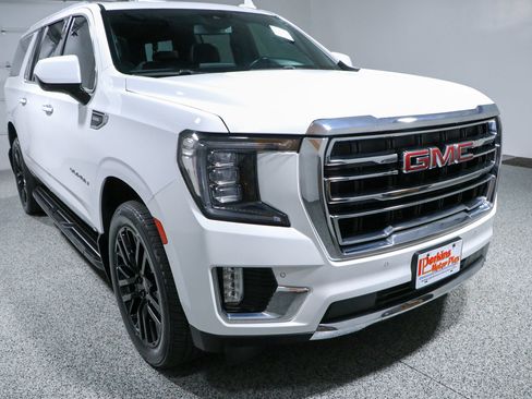 Used 2023 GMC Yukon XL SLT AWD/4WD image 5
