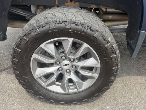Used 2019 Chevrolet Silverado 1500 RST AWD/4WD image 16