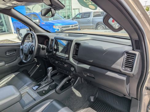 Used 2022 Nissan Frontier PRO-4X w/ Pro-4X Premium Package AWD/4WD image 40