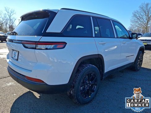 New 2026 Jeep Grand Cherokee Altitude image 3