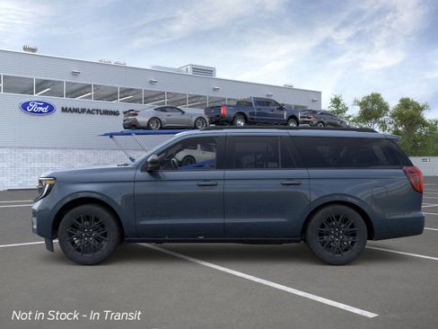 New 2026 Ford Expedition Max Platinum image 3