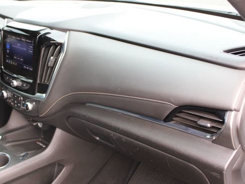 Used 2023 Chevrolet Traverse Premier AWD/4WD image 32