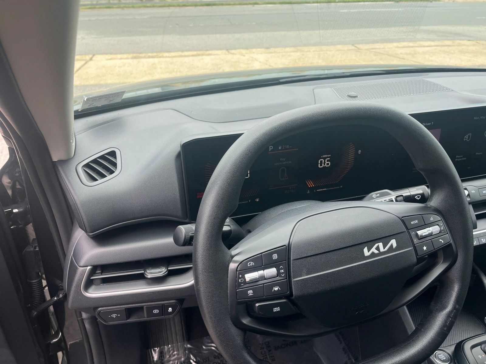 Used 2025 Kia K4 FWD image 32