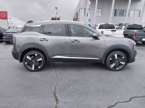 Certified 2025 Nissan Kicks SR FWD image 2