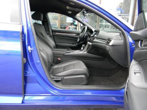 Used 2019 Honda Accord Sport image 14