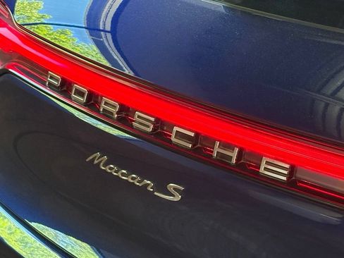 Certified 2023 Porsche Macan S AWD/4WD image 13