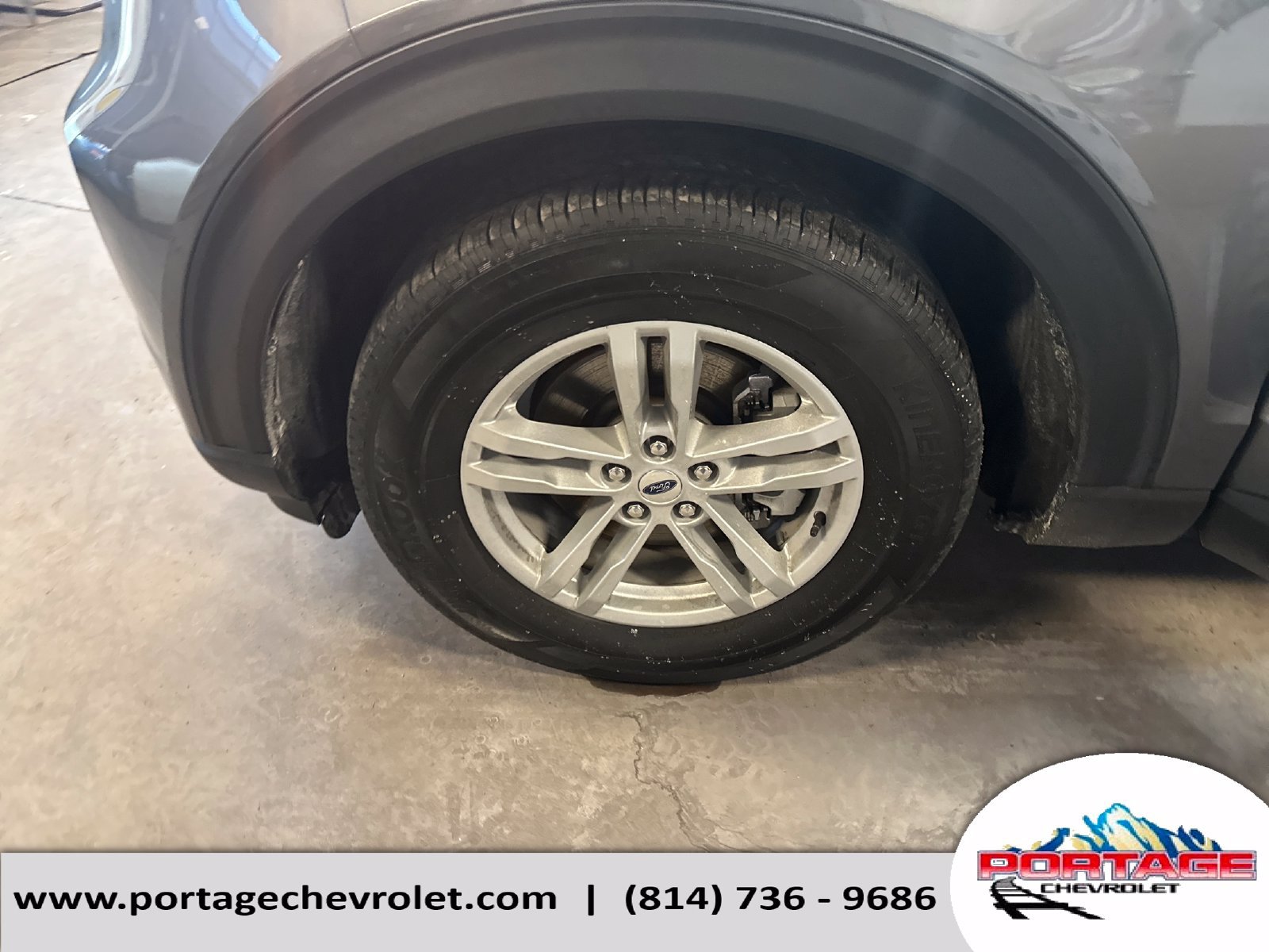 Used 2024 Ford Explorer XLT w/ Equipment Group 202A RWD image 29