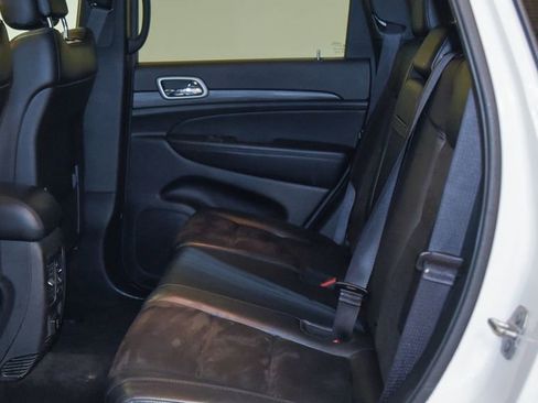 Used 2022 Jeep Grand Cherokee Laredo X AWD/4WD image 6