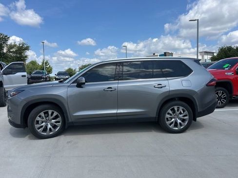 Certified 2025 Toyota Grand Highlander FWD image 7