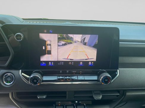 Certified 2023 Chevrolet Colorado Trail Boss w/ Technology Package AWD/4WD image 25