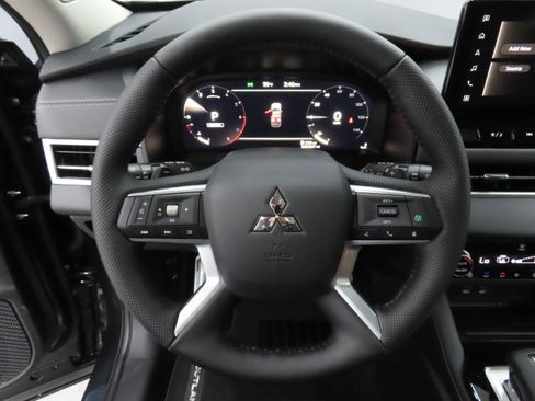 New 2026 Mitsubishi Outlander SEL FWD image 13