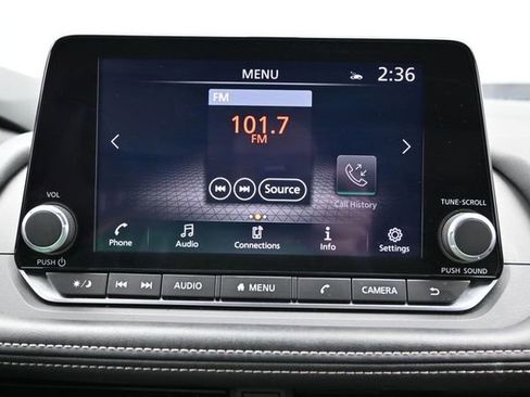 Used 2025 Nissan Rogue SV AWD/4WD image 6