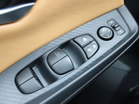 New 2025 Nissan Sentra SV w/ SV Premium Package image 28