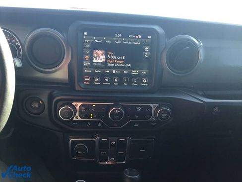 Used 2023 Jeep Wrangler Willys image 28