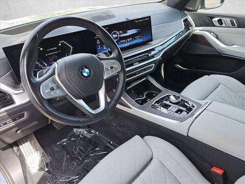Used 2025 BMW X7 xDrive40i w/ Premium Package AWD/4WD image 13