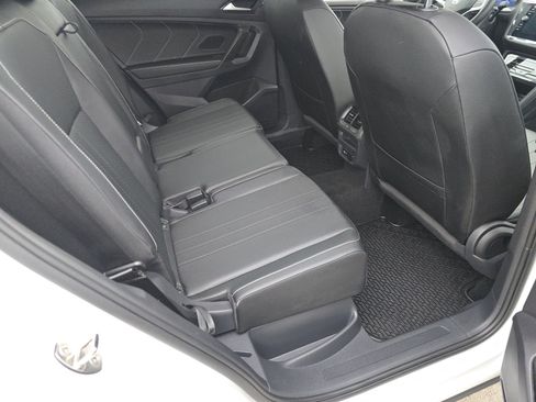 Certified 2023 Volkswagen Tiguan SE image 16