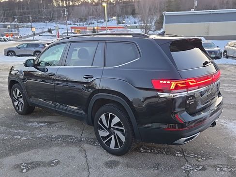 Used 2024 Volkswagen Atlas SE image 6