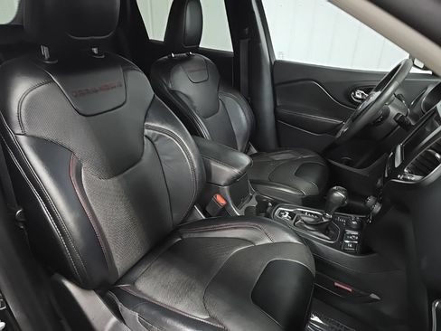 Used 2022 Jeep Cherokee Trailhawk w/ Premium Leather Package AWD/4WD image 16